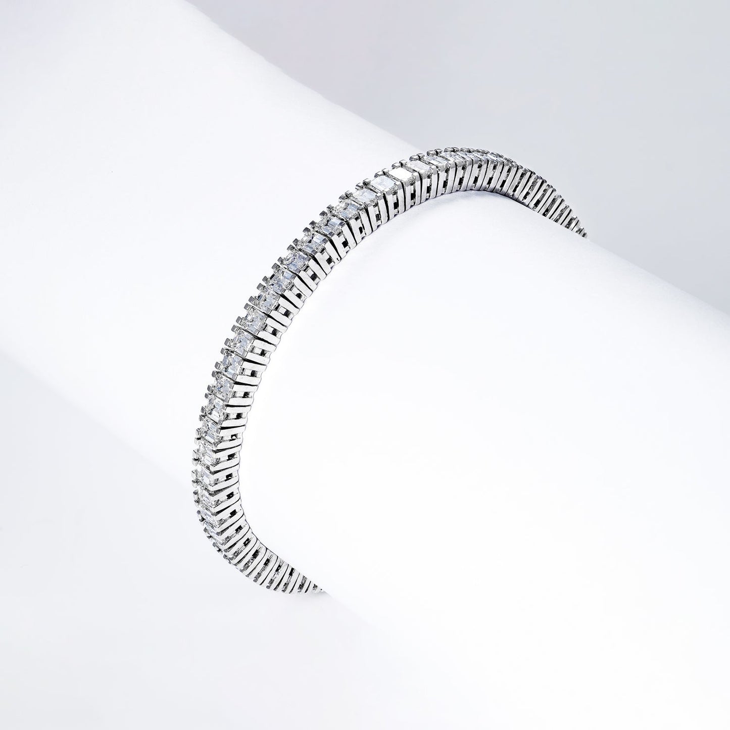 Single Row Diamond Tennis Bracelet 10 Carat Emerald Cut in 18 Karat White Gold