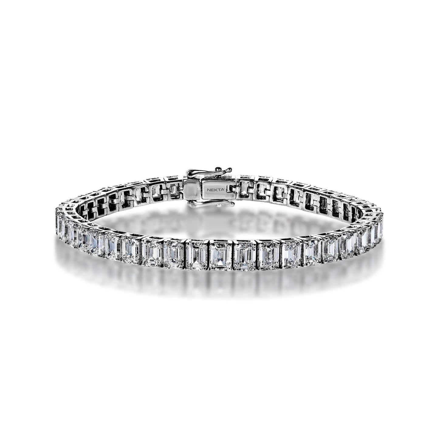 Single Row Diamond Tennis Bracelet 18 Carat Emerald Cut in 14k White Gold