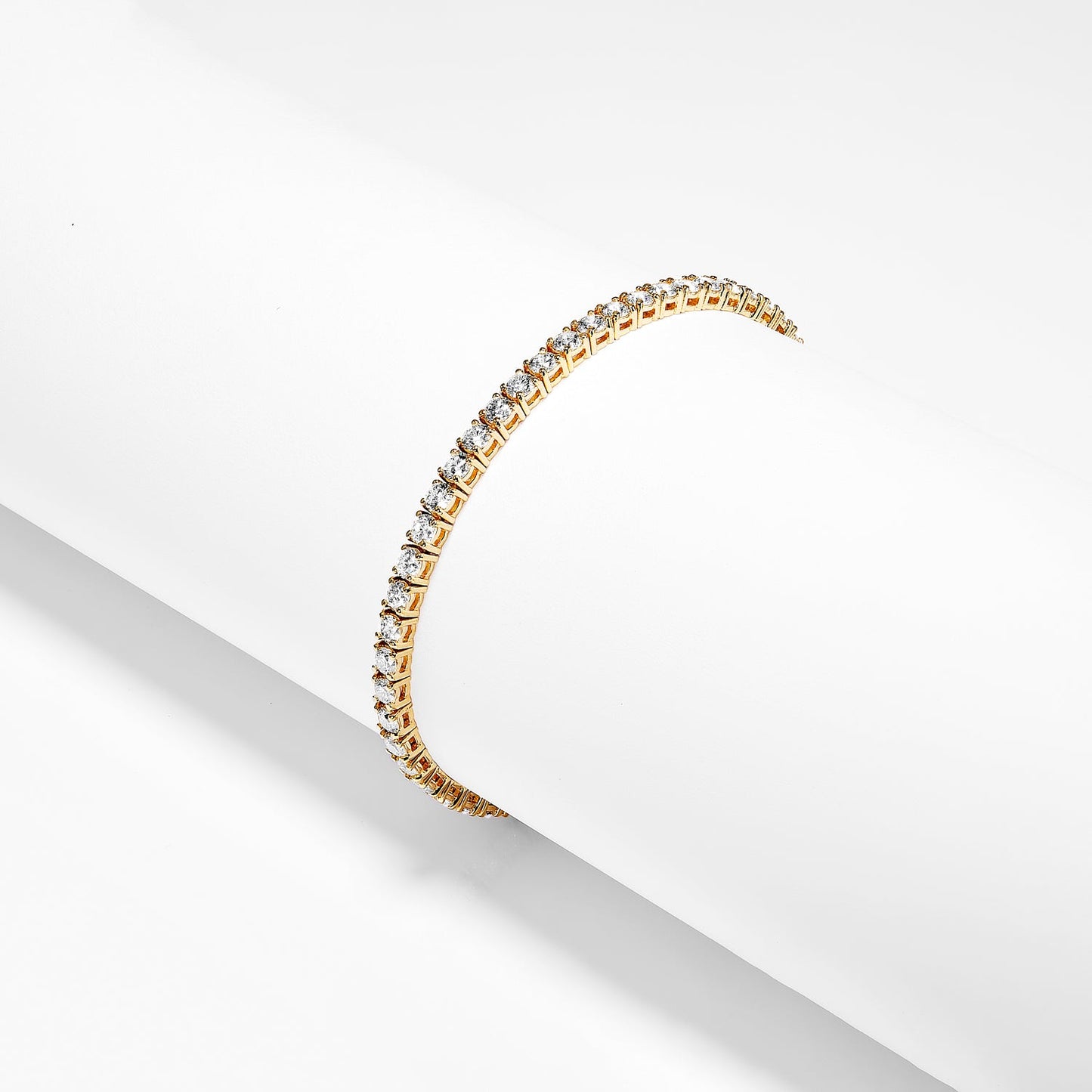 Diamond Tennis Bracelet 5.50 Carat 11 Pointer Each Stone Round Brilliant in 14k Yellow Gold