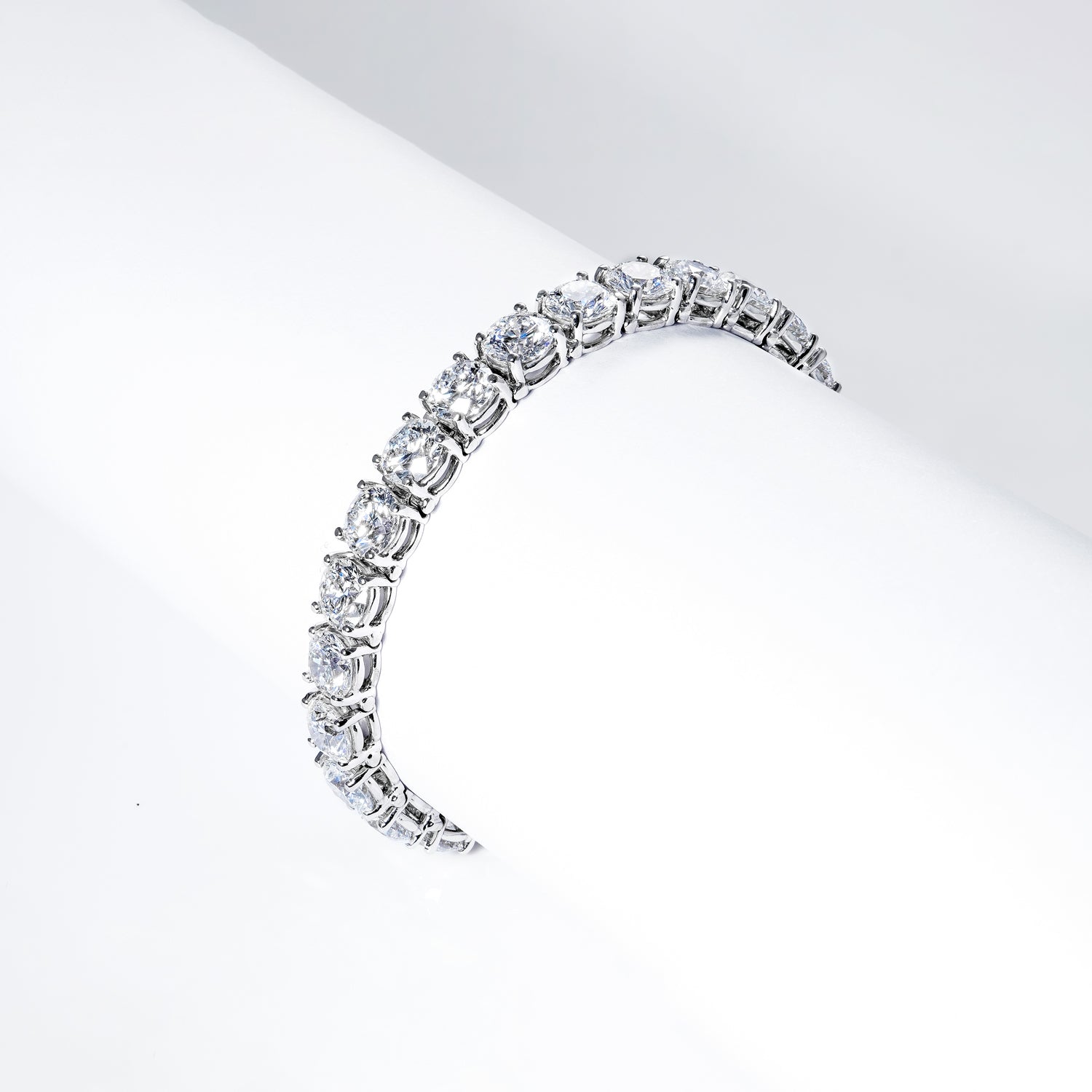 27 Carat Round Brilliant Cut Lab Grown Tennis Bracelet SIde