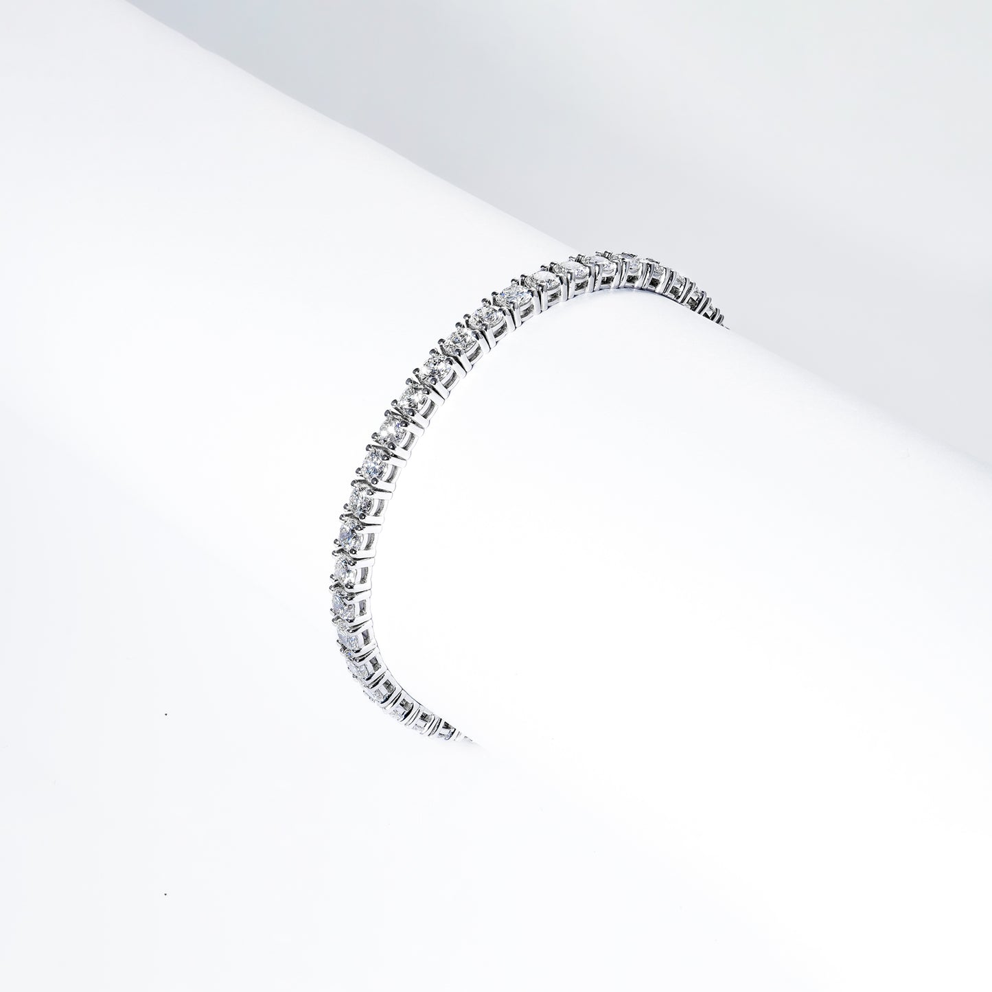 9 Carat Round Brilliant Lab Grown Diamond Tennis Bracelet Side