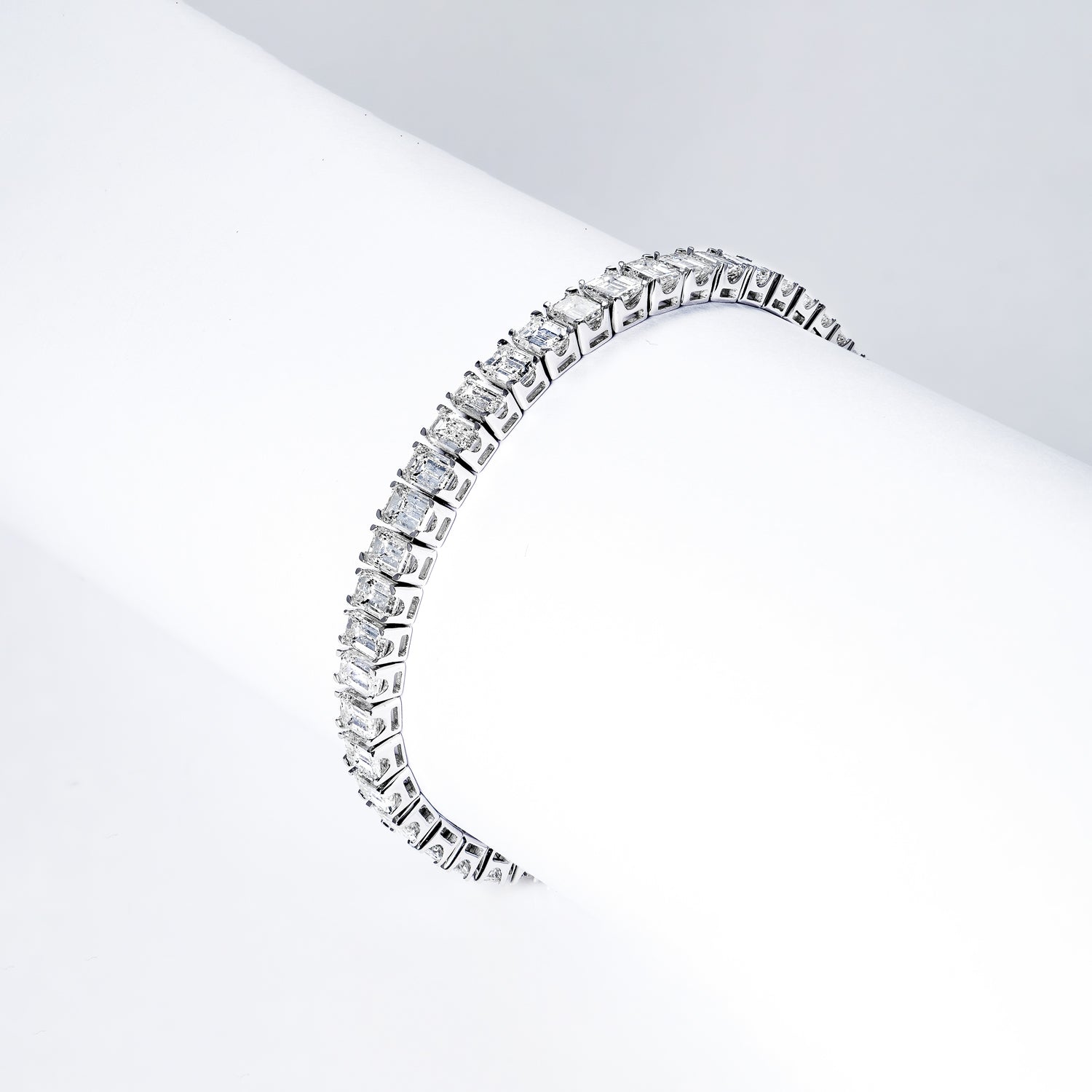 Diamond Tennis Bracelet 18 Carat Emerald Cut