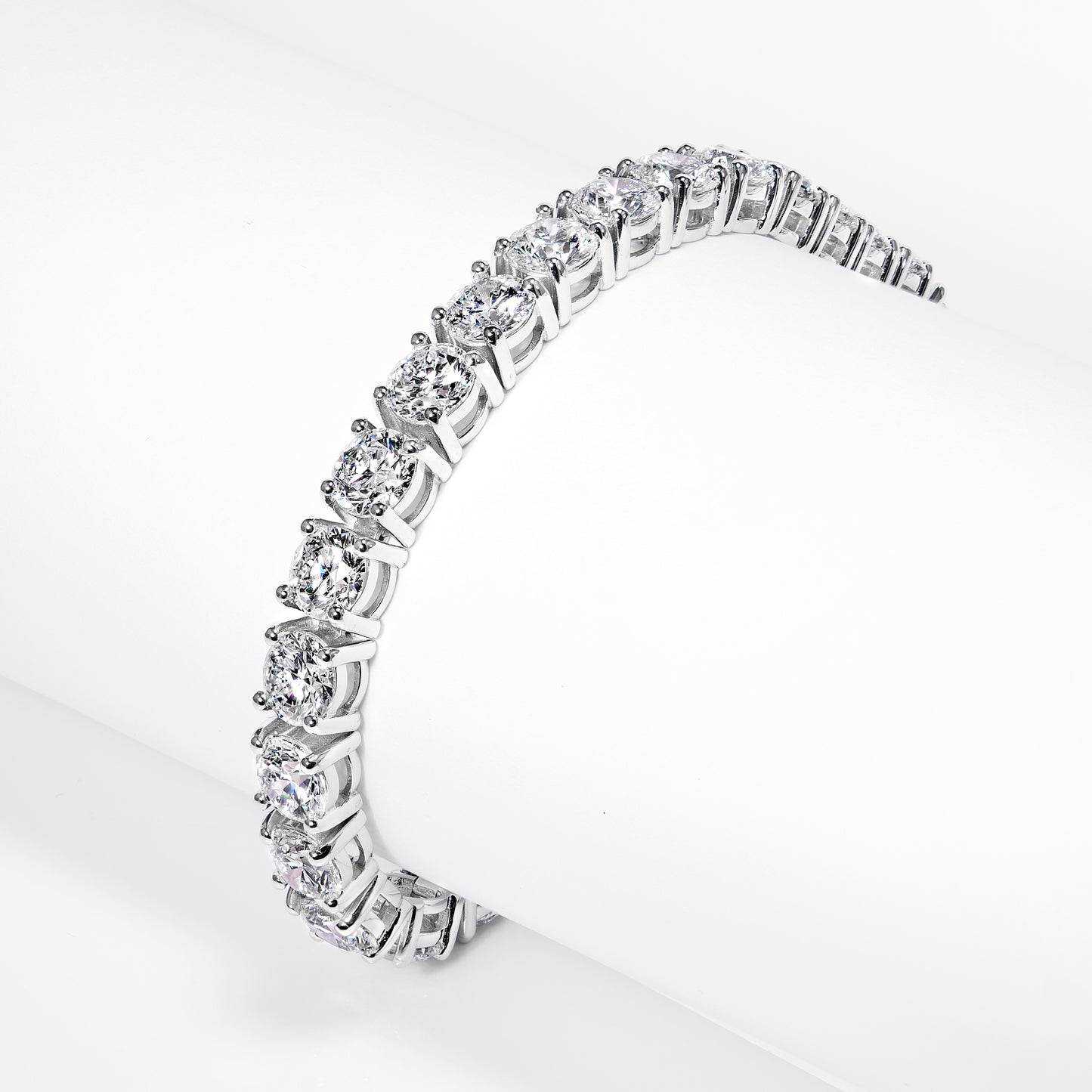 29 Carat Round Brilliant Lab Grown Diamond Tennis Bracelet Side