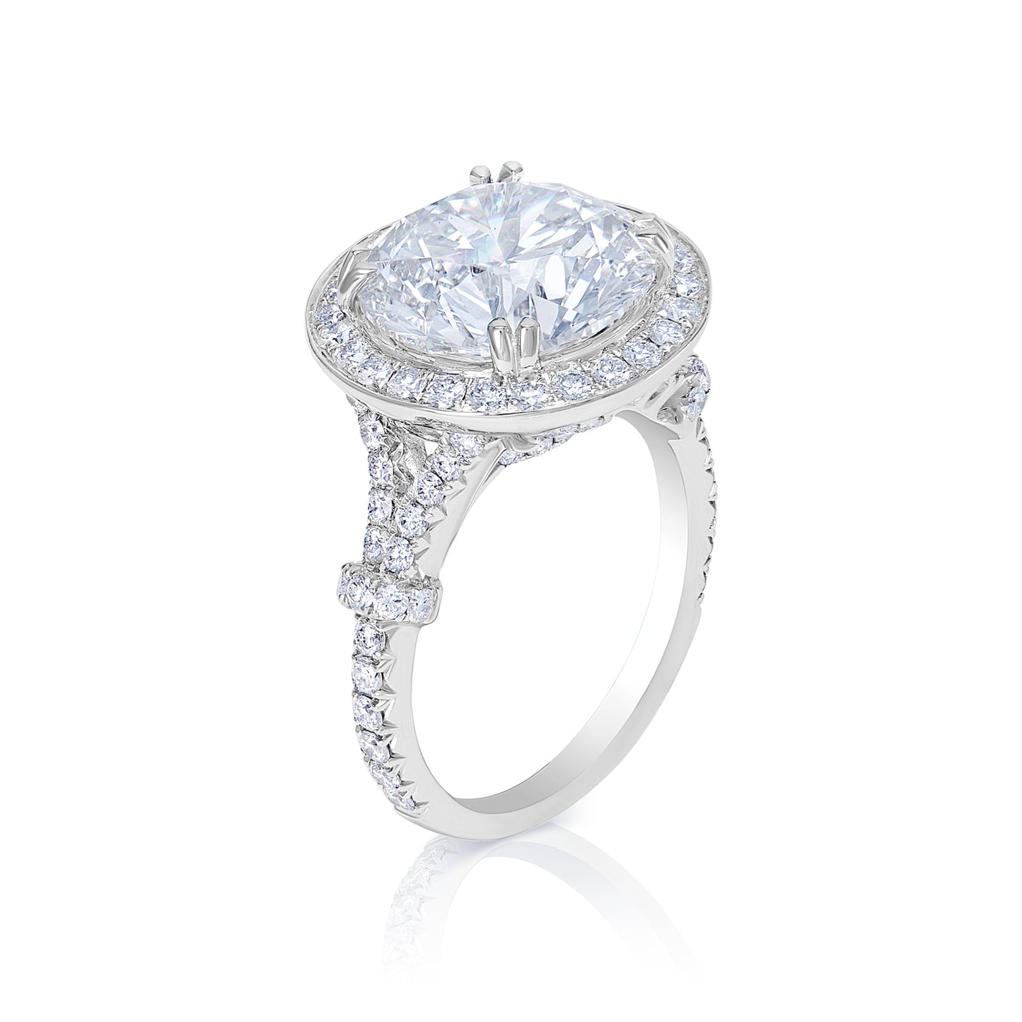 7 Carat Round Cut Lab-Grown Diamond Engagement Ring. IGI Certified