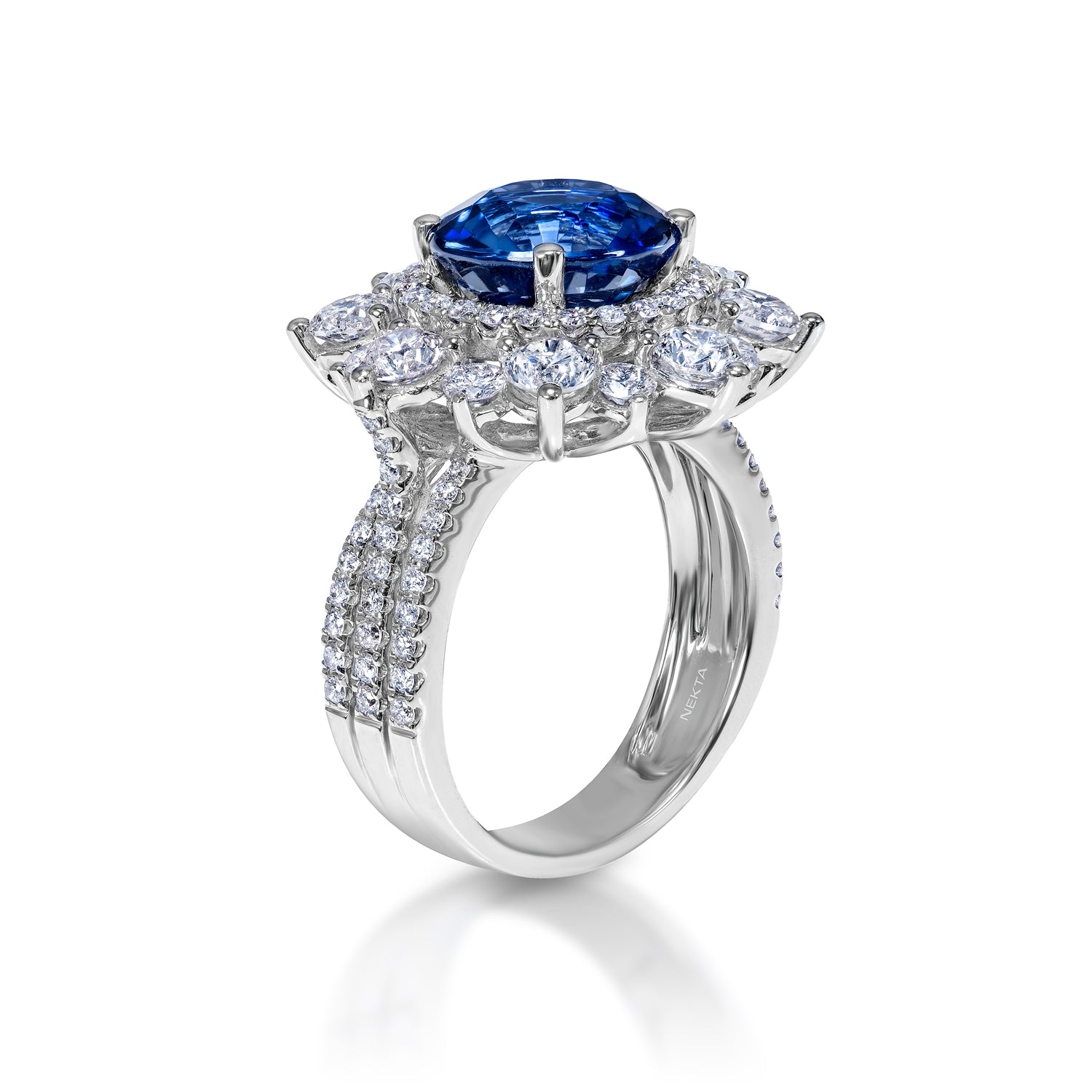 7 Carats Round Brilliant Blue Sapphire Ring Side